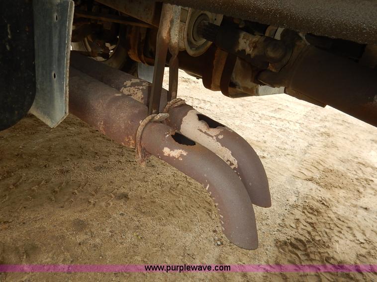 image for item K7378 1990 Ford F700 dump truck