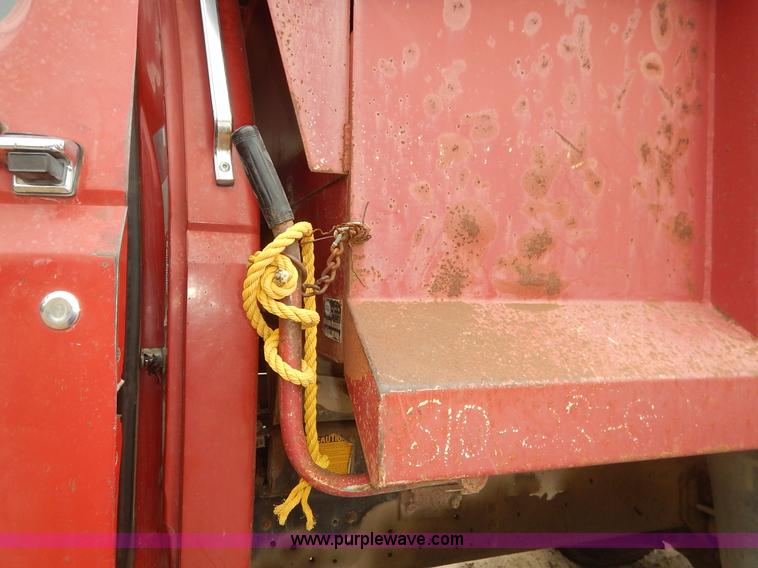 image for item K7378 1990 Ford F700 dump truck