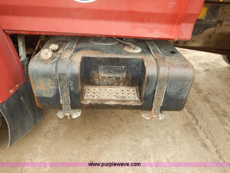 image for item K7378 1990 Ford F700 dump truck