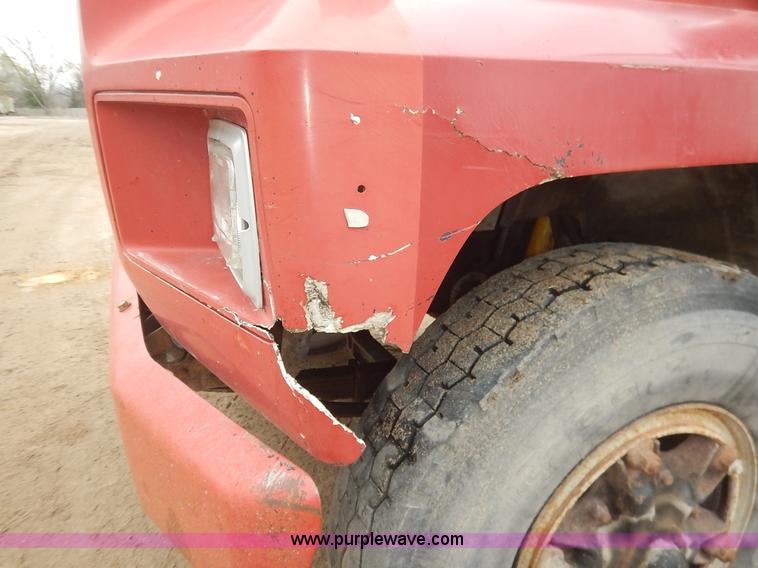 image for item K7378 1990 Ford F700 dump truck