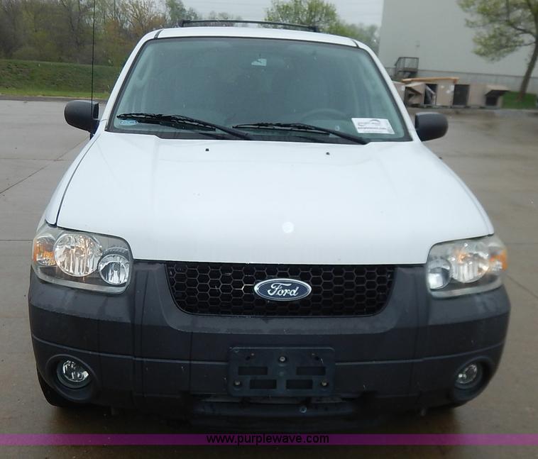 image for item K7411 2006 Ford Escape Hybrid SUV