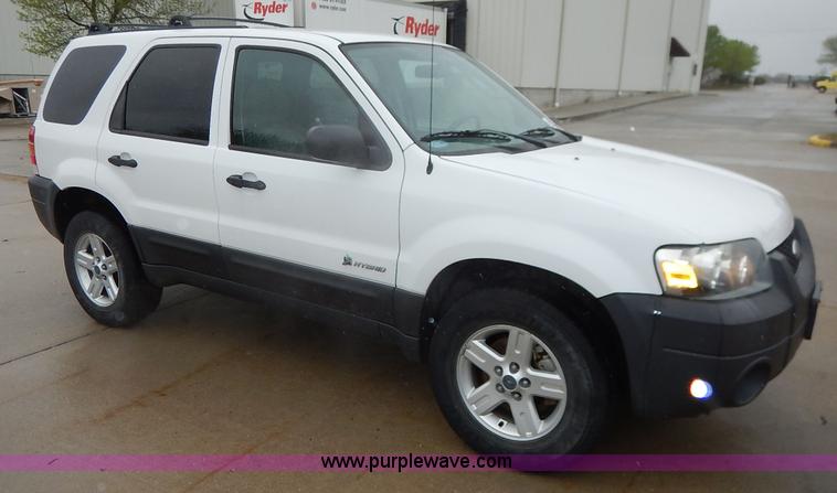 image for item K7411 2006 Ford Escape Hybrid SUV