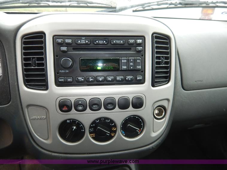 image for item K7411 2006 Ford Escape Hybrid SUV