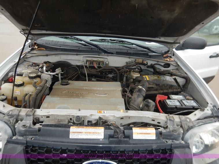image for item K7411 2006 Ford Escape Hybrid SUV