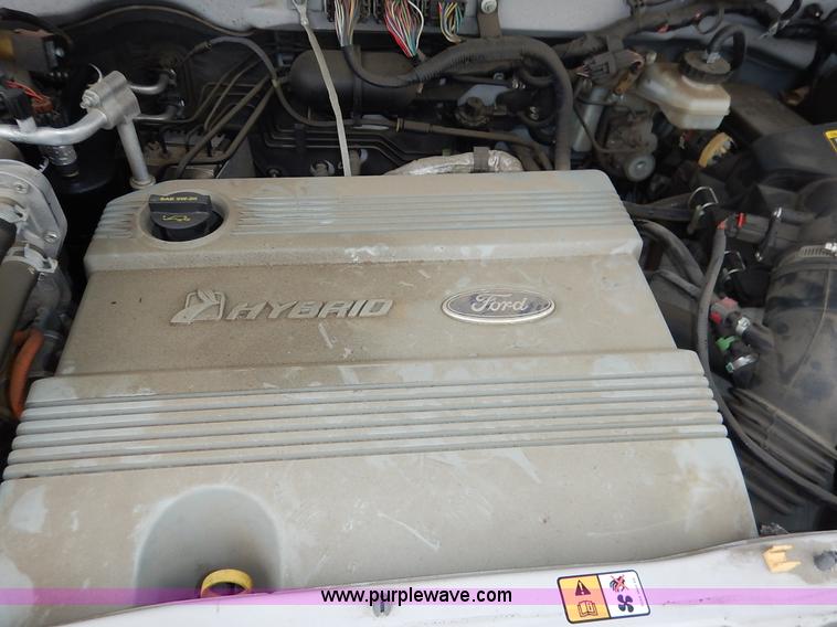 image for item K7411 2006 Ford Escape Hybrid SUV