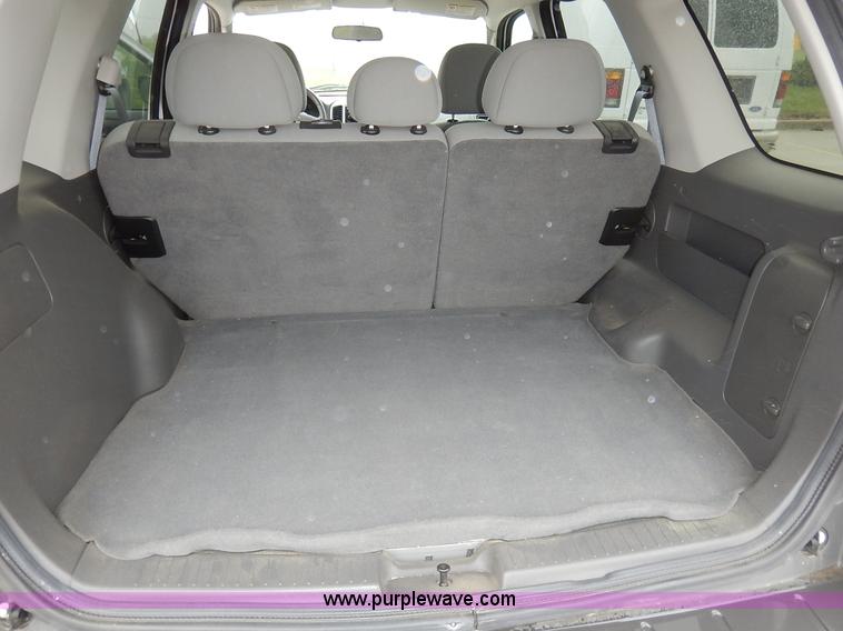 image for item K7411 2006 Ford Escape Hybrid SUV