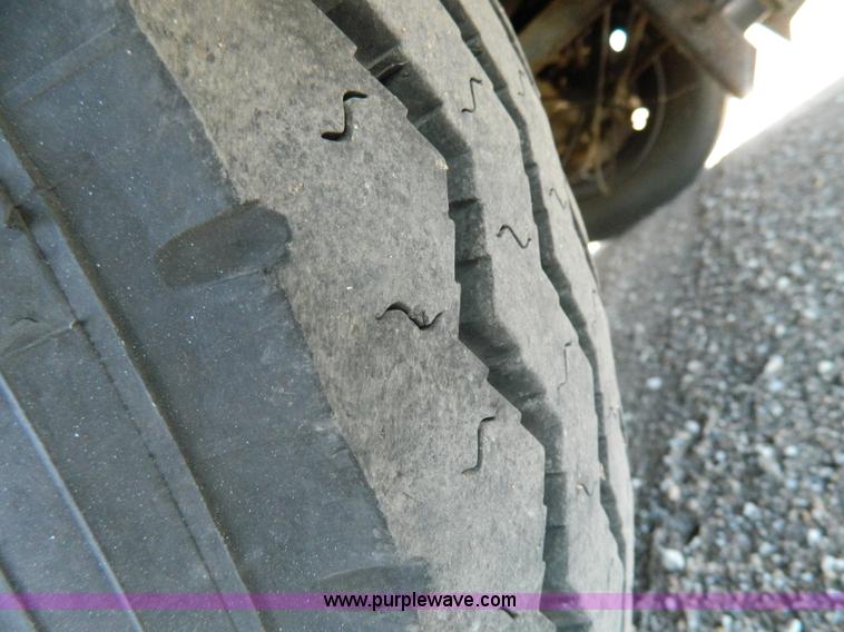 image for item K8023 1989 Chevrolet P30 Fleetwood 32' RV