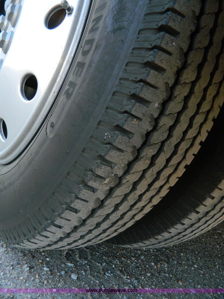 image for item K8023 1989 Chevrolet P30 Fleetwood 32' RV