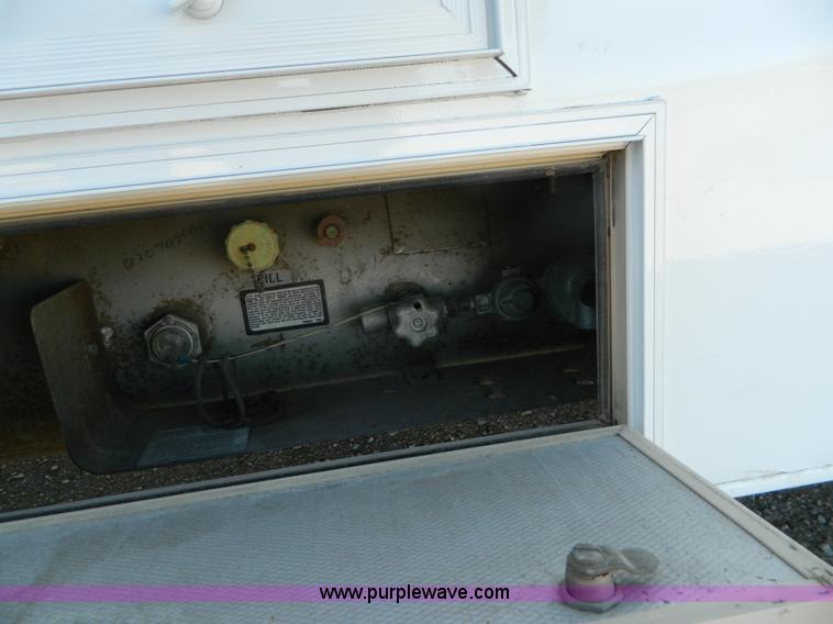 image for item K8023 1989 Chevrolet P30 Fleetwood 32' RV