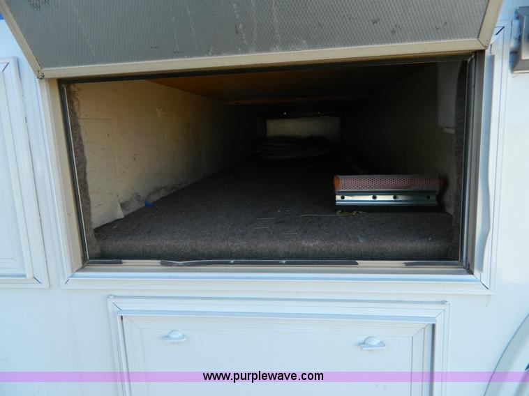 image for item K8023 1989 Chevrolet P30 Fleetwood 32' RV