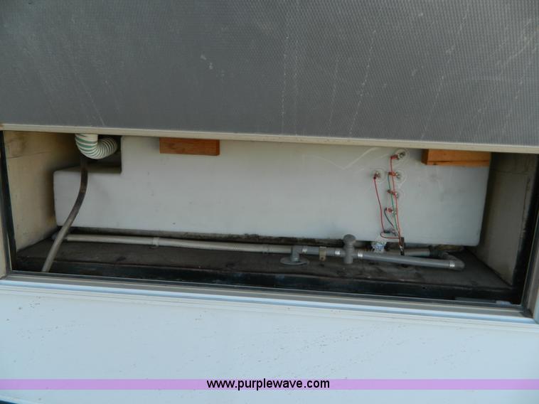 image for item K8023 1989 Chevrolet P30 Fleetwood 32' RV