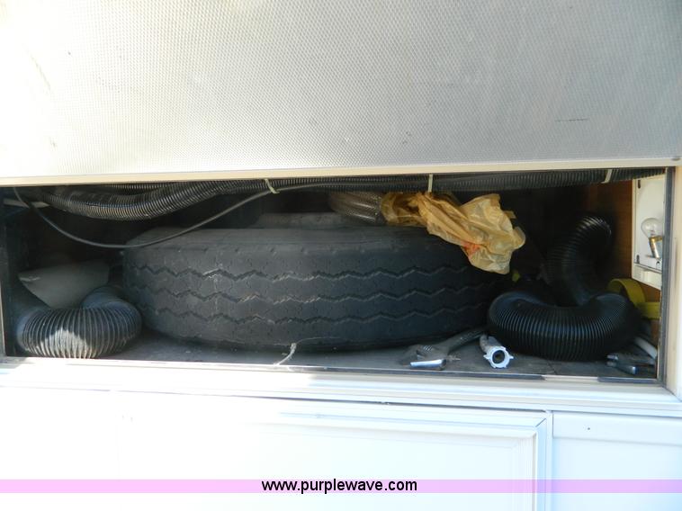 image for item K8023 1989 Chevrolet P30 Fleetwood 32' RV