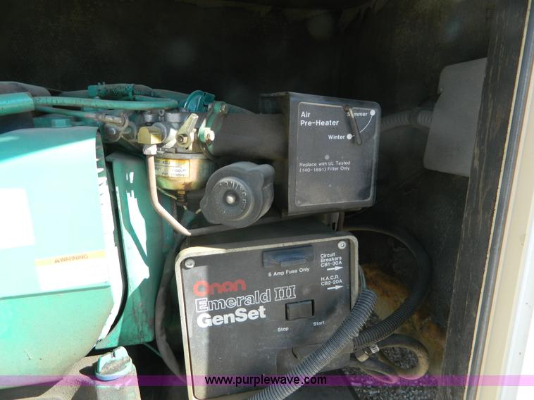 image for item K8023 1989 Chevrolet P30 Fleetwood 32' RV