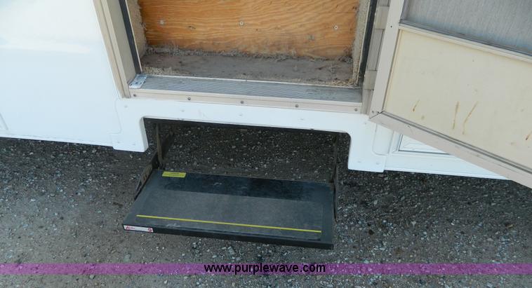 image for item K8023 1989 Chevrolet P30 Fleetwood 32' RV