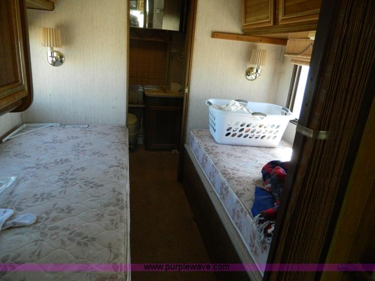 image for item K8023 1989 Chevrolet P30 Fleetwood 32' RV