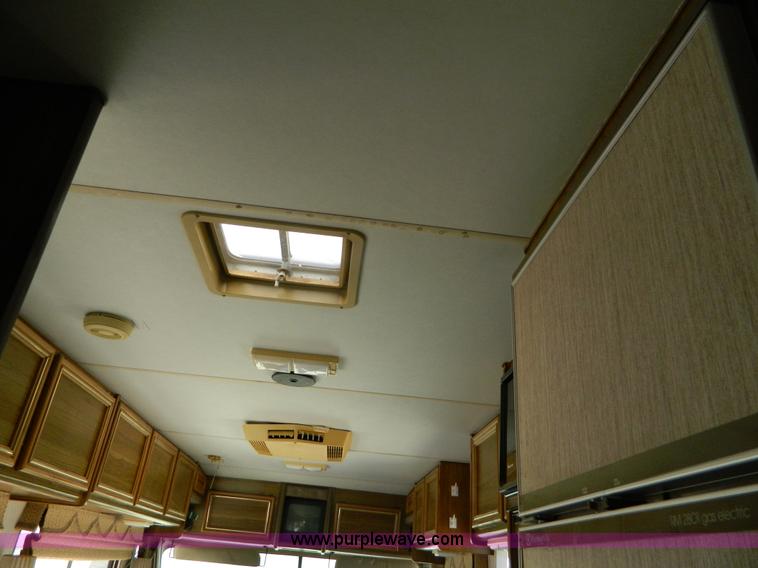 image for item K8023 1989 Chevrolet P30 Fleetwood 32' RV