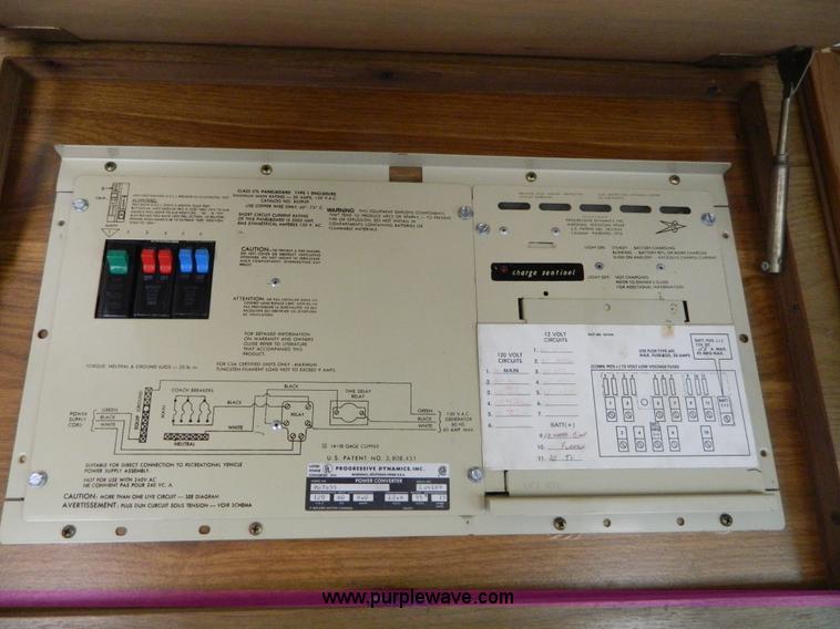 image for item K8023 1989 Chevrolet P30 Fleetwood 32' RV