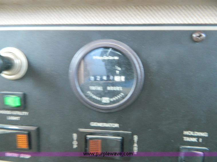 image for item K8023 1989 Chevrolet P30 Fleetwood 32' RV