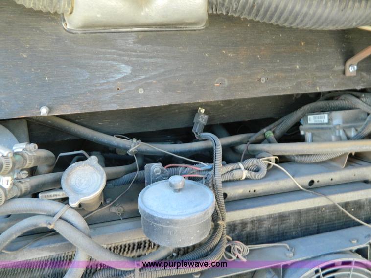 image for item K8023 1989 Chevrolet P30 Fleetwood 32' RV