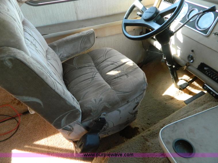 image for item K8023 1989 Chevrolet P30 Fleetwood 32' RV