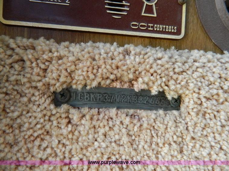 image for item K8023 1989 Chevrolet P30 Fleetwood 32' RV