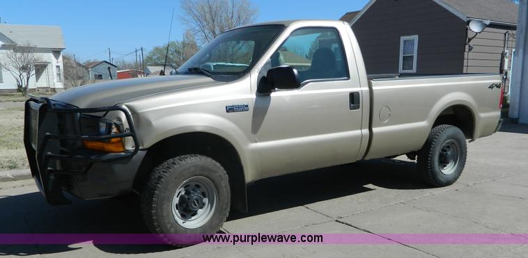 image for item K8024 2000 Ford F250 Super Duty pickup truck