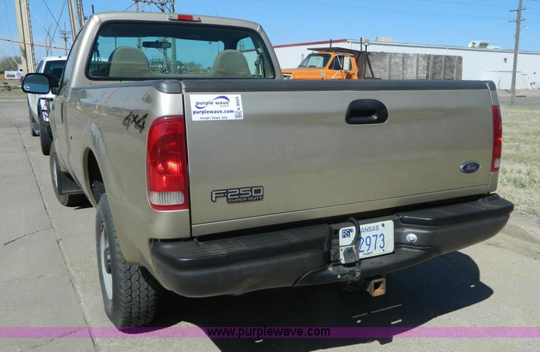 image for item K8024 2000 Ford F250 Super Duty pickup truck