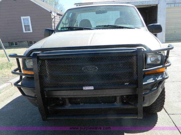 image for item K8024 2000 Ford F250 Super Duty pickup truck