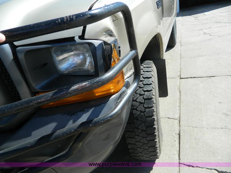 image for item K8024 2000 Ford F250 Super Duty pickup truck