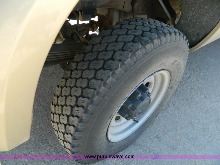 image for item K8024 2000 Ford F250 Super Duty pickup truck