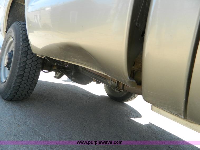 image for item K8024 2000 Ford F250 Super Duty pickup truck