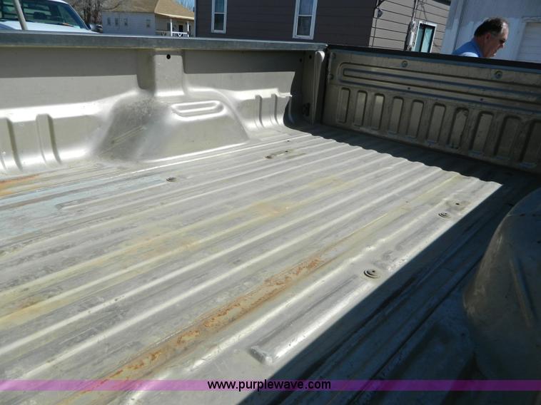 image for item K8024 2000 Ford F250 Super Duty pickup truck