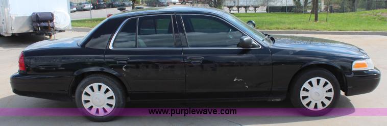 image for item K8976 2006 Ford Crown Victoria Police Interceptor