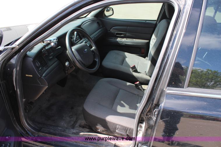 image for item K8976 2006 Ford Crown Victoria Police Interceptor