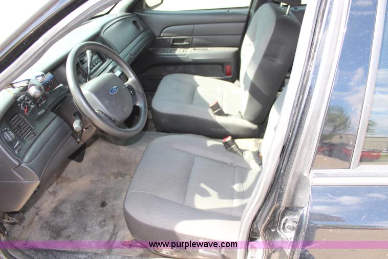 image for item K8976 2006 Ford Crown Victoria Police Interceptor