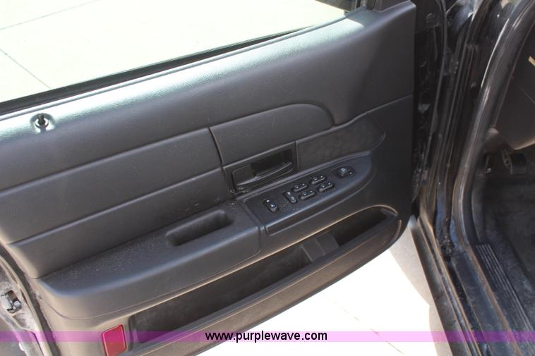 image for item K8976 2006 Ford Crown Victoria Police Interceptor