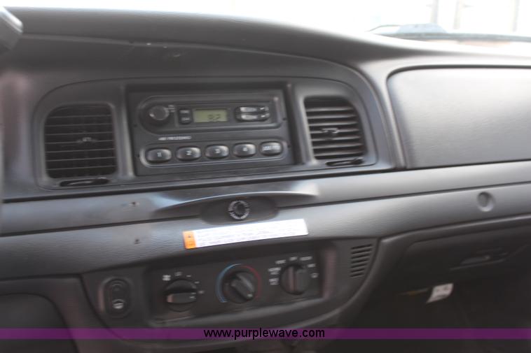 image for item K8976 2006 Ford Crown Victoria Police Interceptor