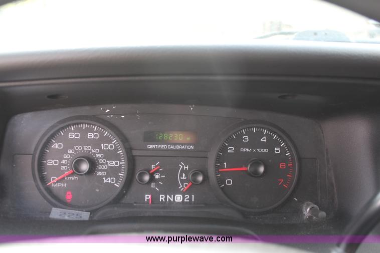 image for item K8976 2006 Ford Crown Victoria Police Interceptor