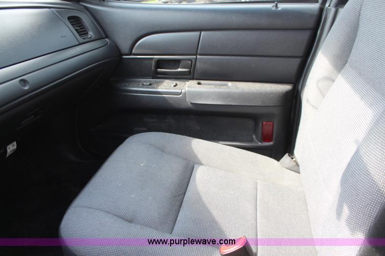 image for item K8976 2006 Ford Crown Victoria Police Interceptor