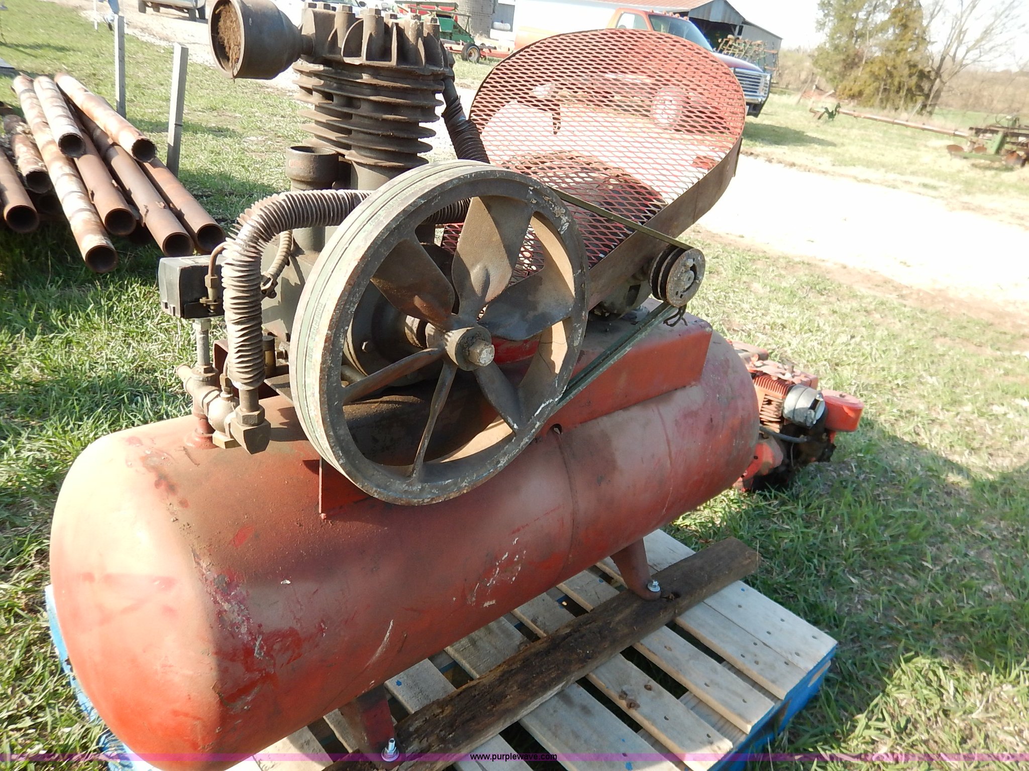 Brunner 3250 air compressor in Paxico, KS Item BC9500 sold Purple Wave