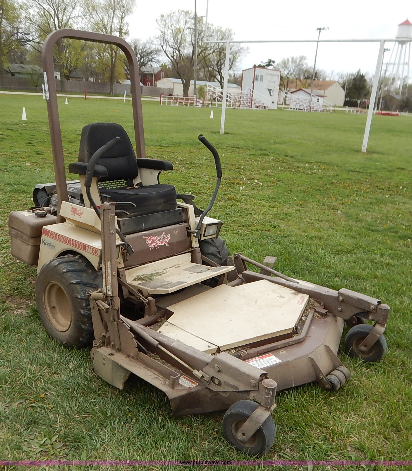718K ZTR lawn mower in White City, KS Item BJ9656 sold