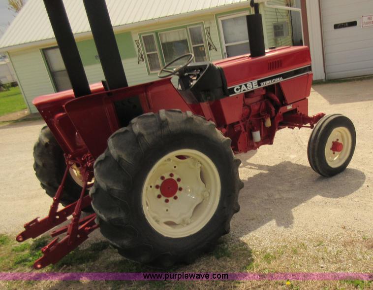 image for item AC9274 Case IH 485 tractor