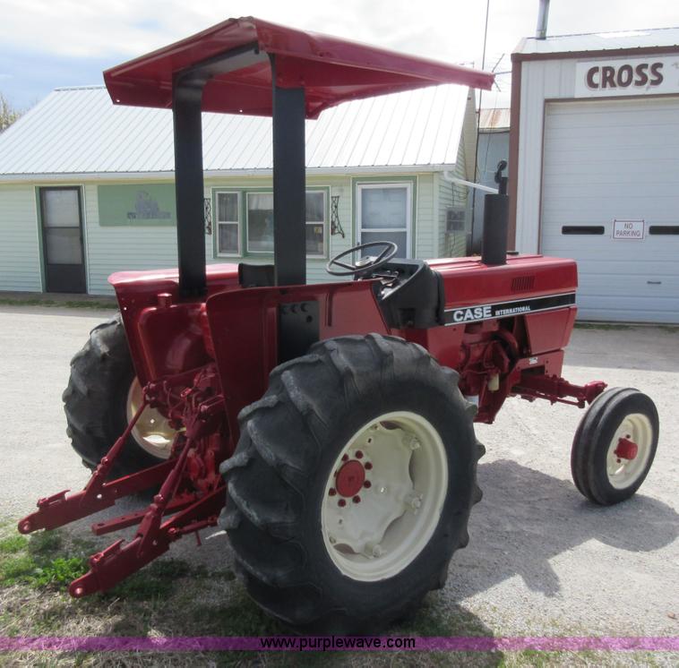 image for item AC9274 Case IH 485 tractor