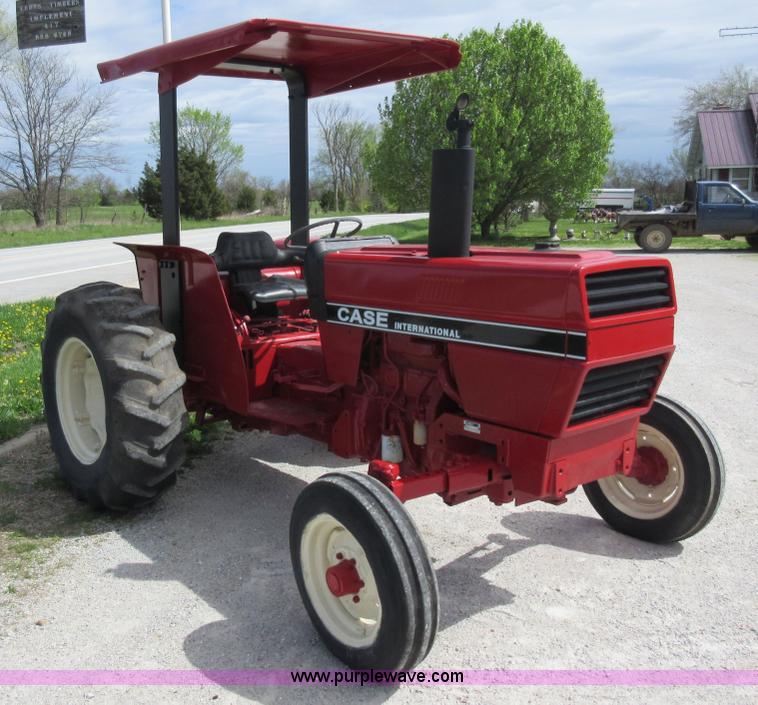 image for item AC9274 Case IH 485 tractor