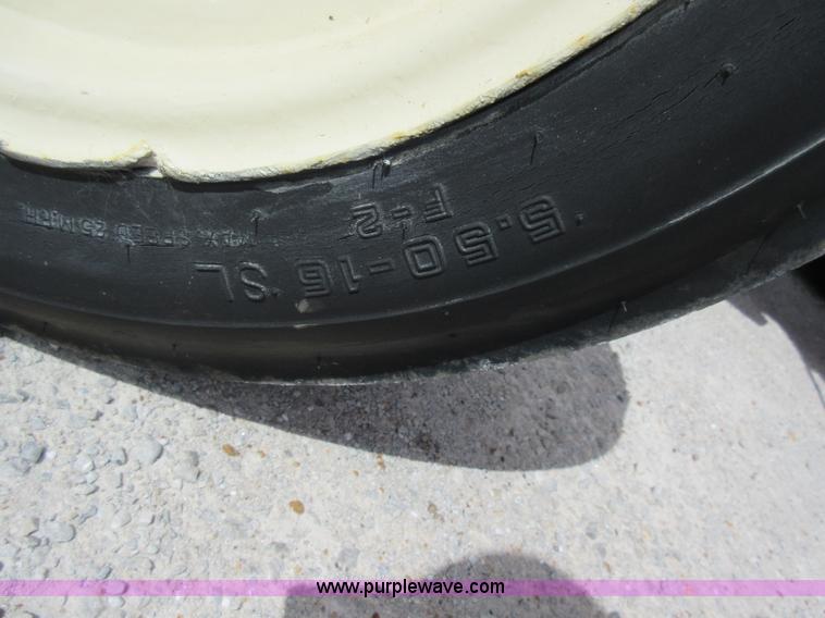 image for item AC9274 Case IH 485 tractor