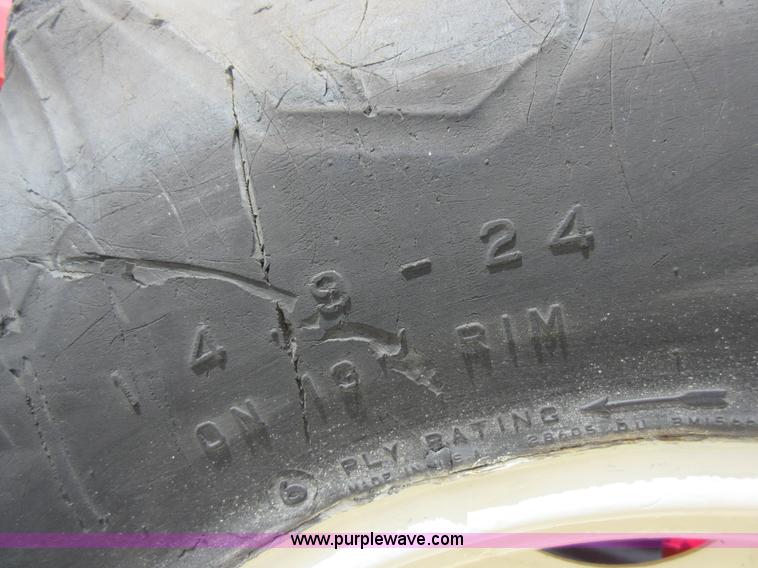 image for item AC9274 Case IH 485 tractor