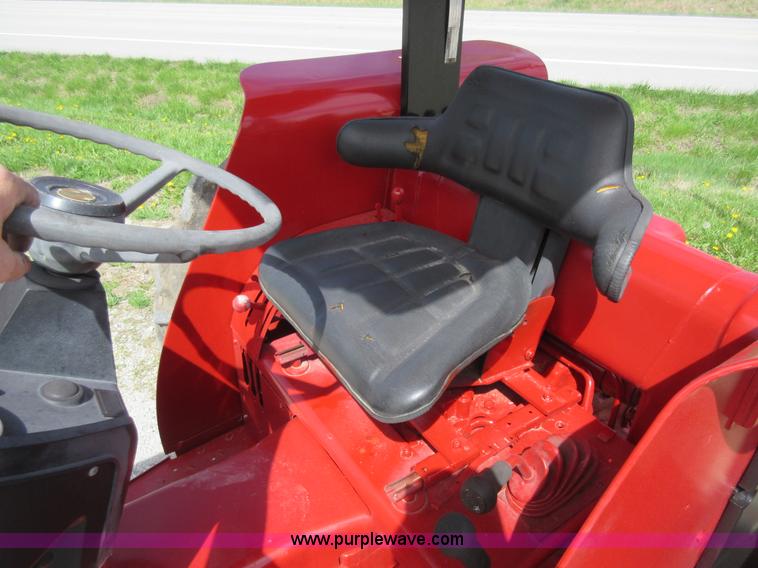 image for item AC9274 Case IH 485 tractor