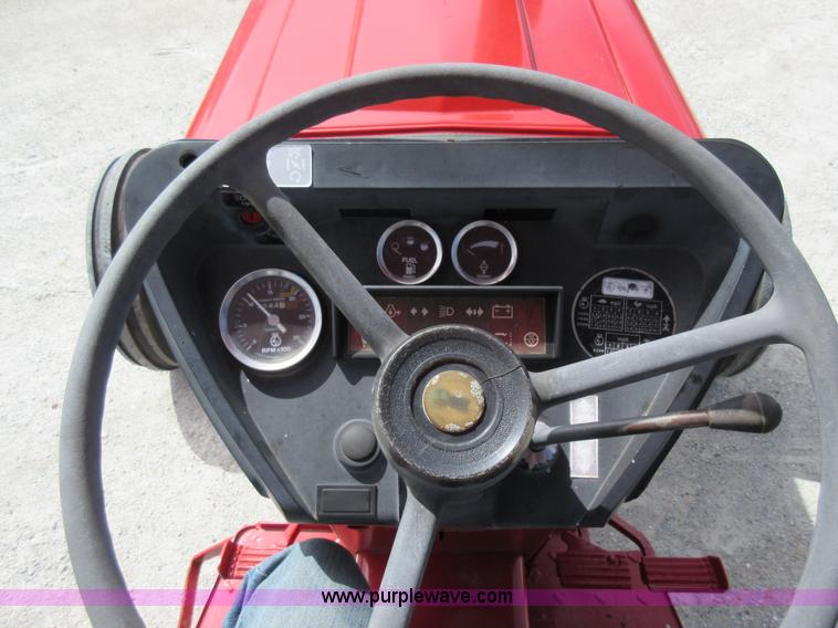 image for item AC9274 Case IH 485 tractor