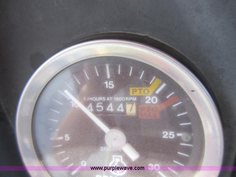 image for item AC9274 Case IH 485 tractor