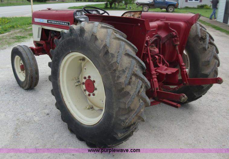 image for item AC9278 International 464 tractor